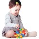 Drevená hrkálka pre bábätká - s krúžkami po stranách